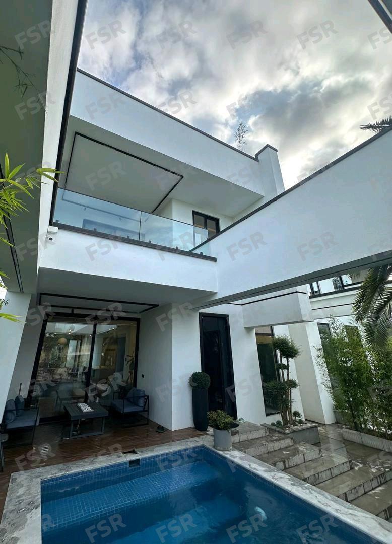 ویلا لاکچری استخردار