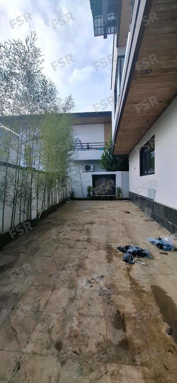 ویلا 230 متری نوساز