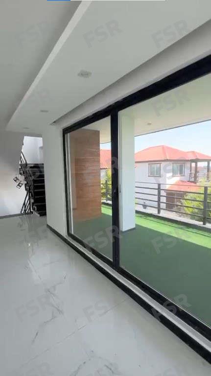 ویلای تریپلکس نما مدرن