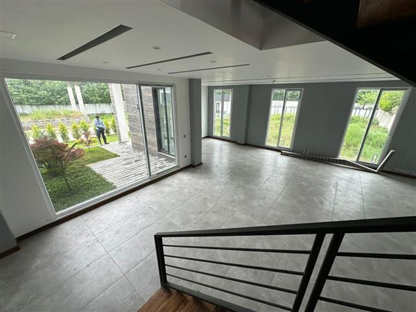 ویلای شهرکی با نگهبانی