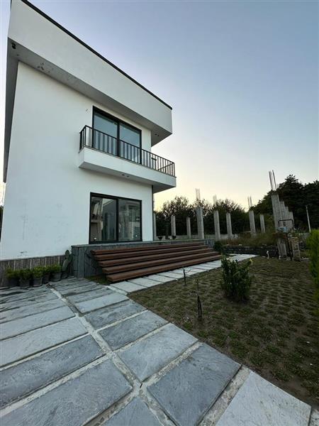 ویلا شهرکی شیک