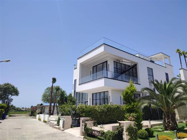 ویلا دوبلکس نوساز استخردار 