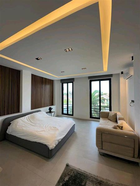 ویلا لاکچری استخردار