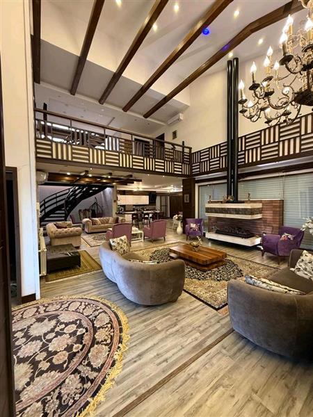 ویلا با محوطه زیبا