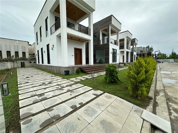 ویلای شهرکی با نگهبانی