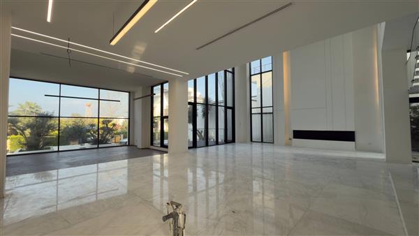 ویلا دوبلکس نوساز استخردار 