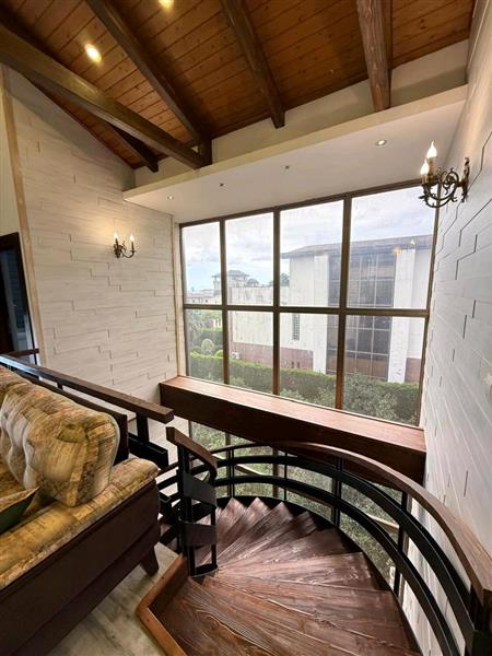 ویلا با محوطه زیبا