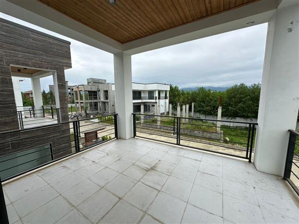 ویلای شهرکی با نگهبانی