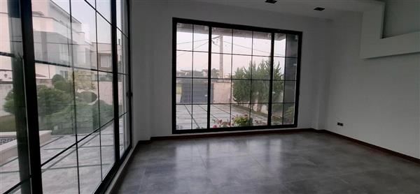 ویلا نوساز استخردار