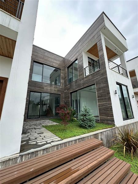 ویلای شهرکی با نگهبانی