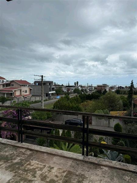 ویلا با محوطه زیبا