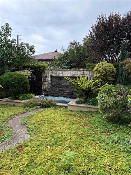 ویلا با محوطه زیبا