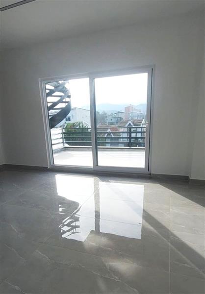 ویلا دوبلکس با روف گاردن