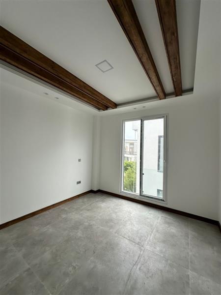 ویلای شهرکی با نگهبانی