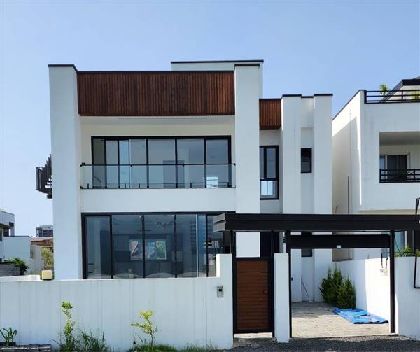 ویلا با ویو دشت