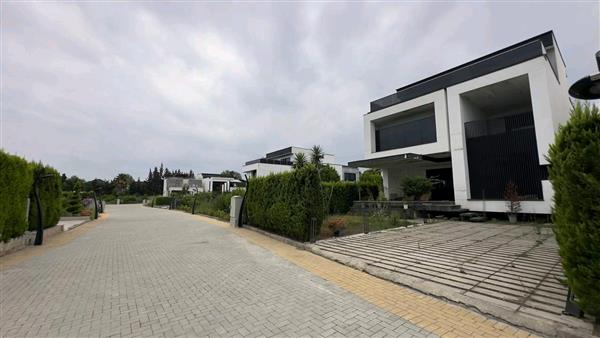 ویلا تریبلکس نوساز