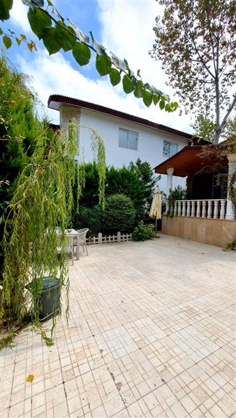 ویلا در یک شهرک زیبا