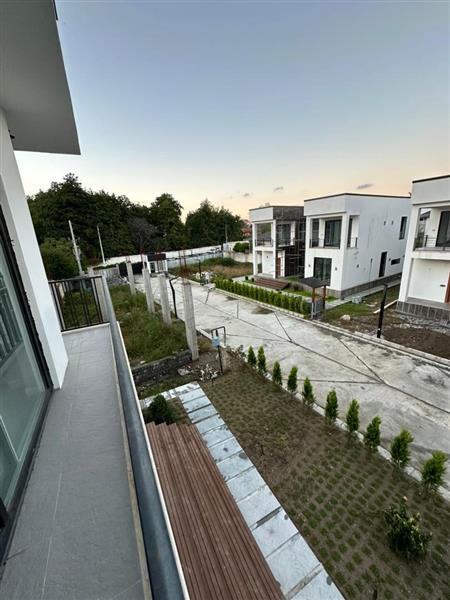 ویلا شهرکی شیک