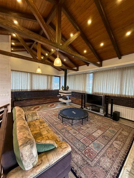 ویلا با محوطه زیبا