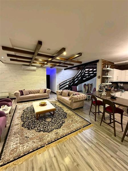 ویلا با محوطه زیبا