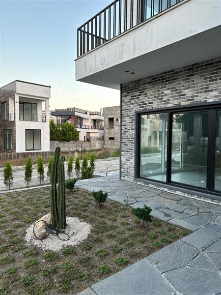 ویلا شهرکی شیک