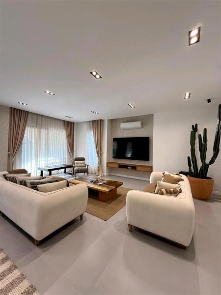 ویلا استخردار