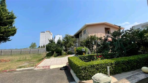 ویلای محوطه سازی شده