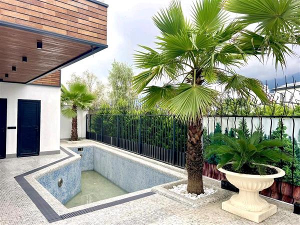 ویلا استخردار جنگلی