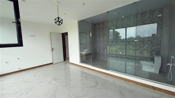273 متر زمین 345 متر بنا 