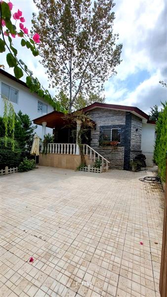 ویلا در یک شهرک زیبا