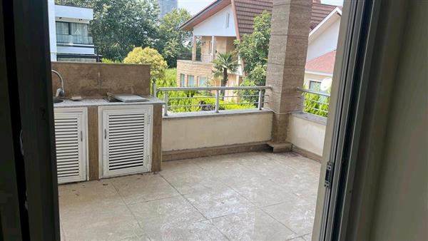 ویلای محوطه سازی شده