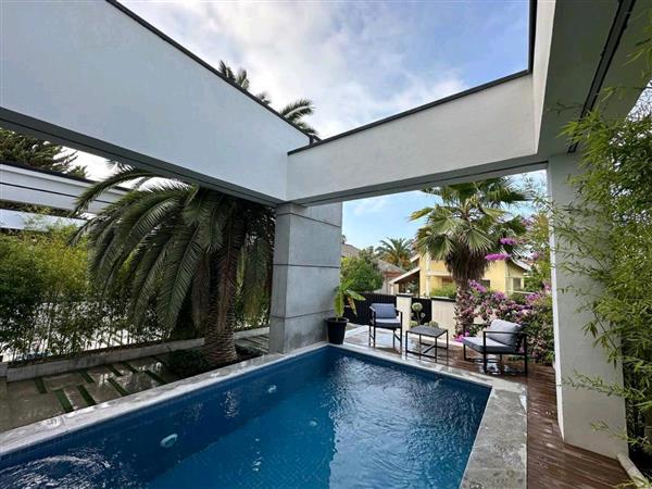 ویلا لاکچری استخردار