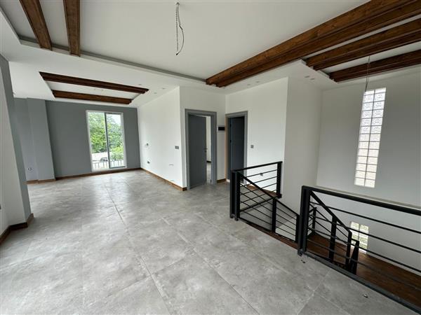 ویلای شهرکی با نگهبانی