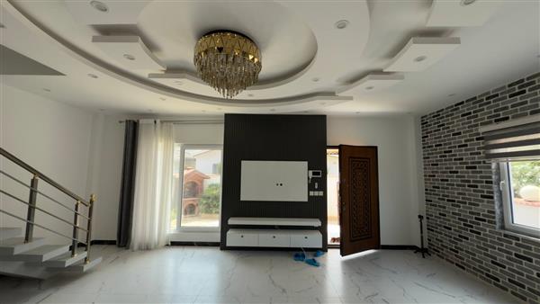 ۱۸۵ متر زمین  ۱۷۰ متر بنا منطقه برند   سند تک برگ