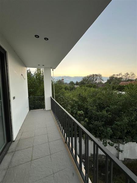 ویلا شهرکی شیک