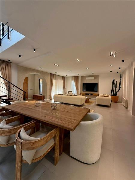 ویلا استخردار