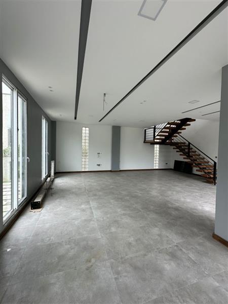 ویلای شهرکی با نگهبانی