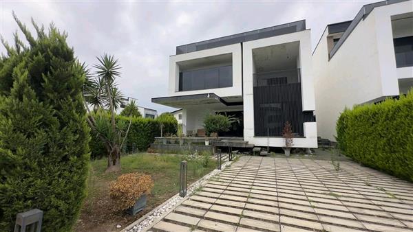 ویلا تریبلکس نوساز