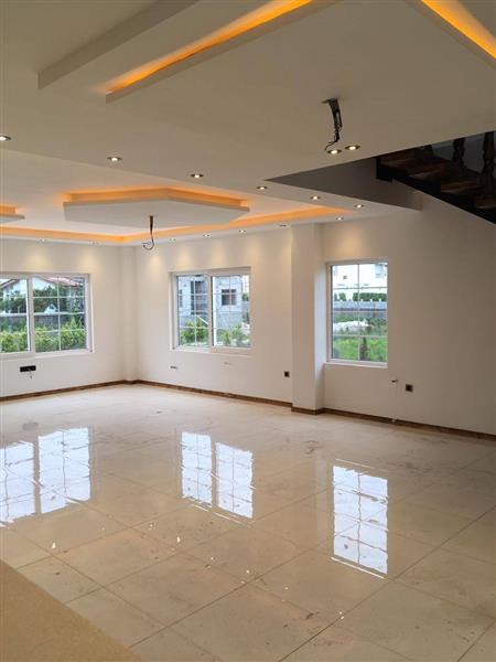 ویلا 220 متری با نگهبانی