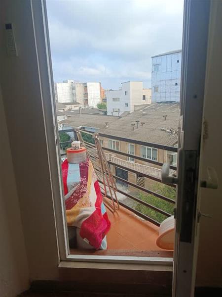 اپارتمان 4 طبقه تک واحدی