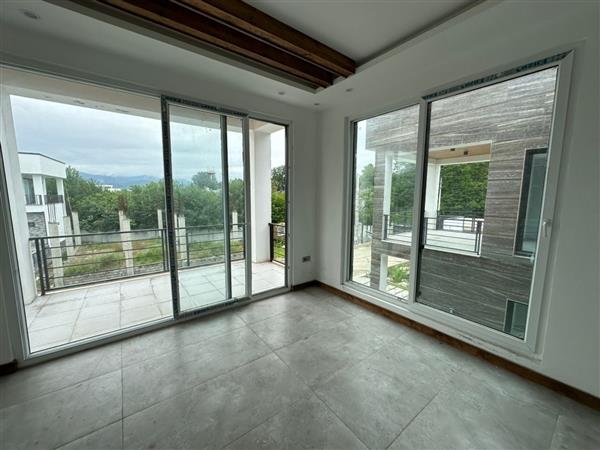 ویلای شهرکی با نگهبانی