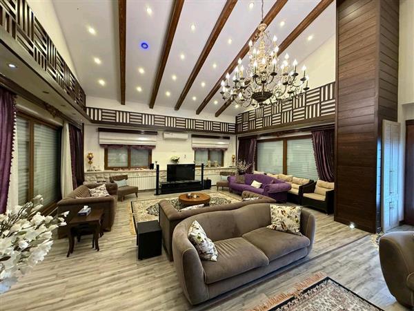 ویلا با محوطه زیبا