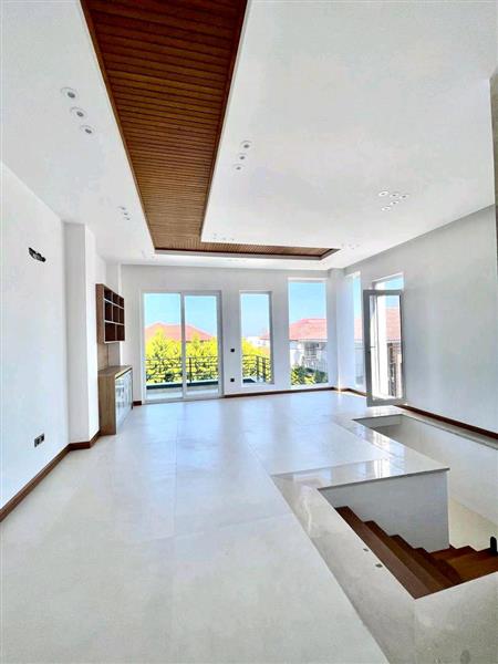 ویلا تریبلکس استخردار