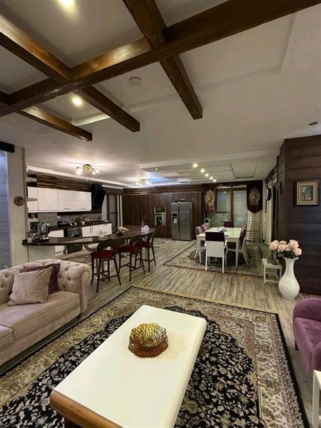 ویلا با محوطه زیبا