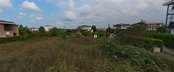 چند قطعه زمین مسکونی در شهرک