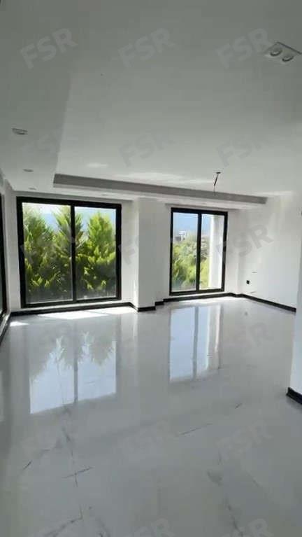 ویلای تریپلکس نما مدرن