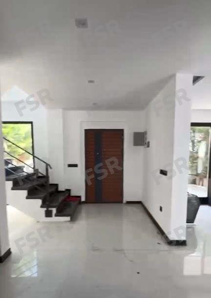 ویلای تریپلکس نما مدرن