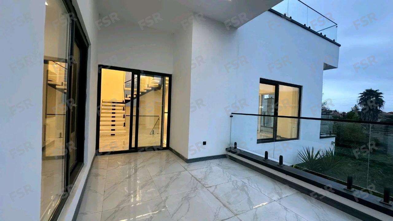 ویلا دوبلکس جنگلی