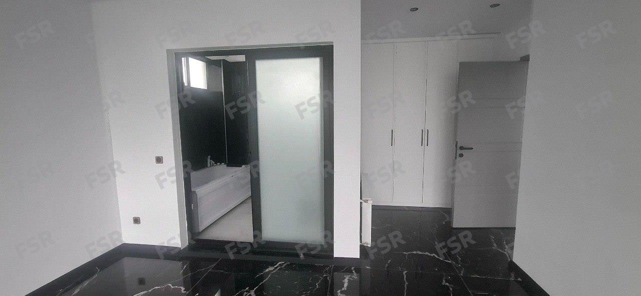 ویلای تریبلکس استخردار